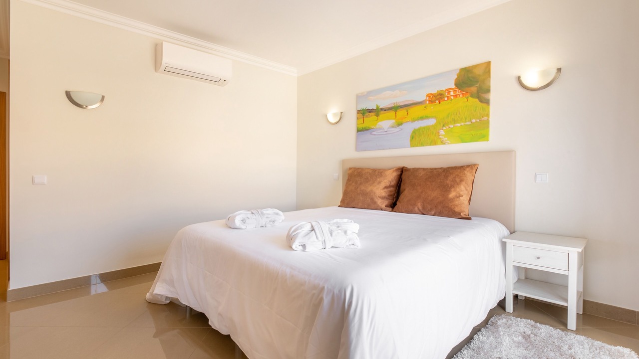 Photo of Bedroom in Atalaia