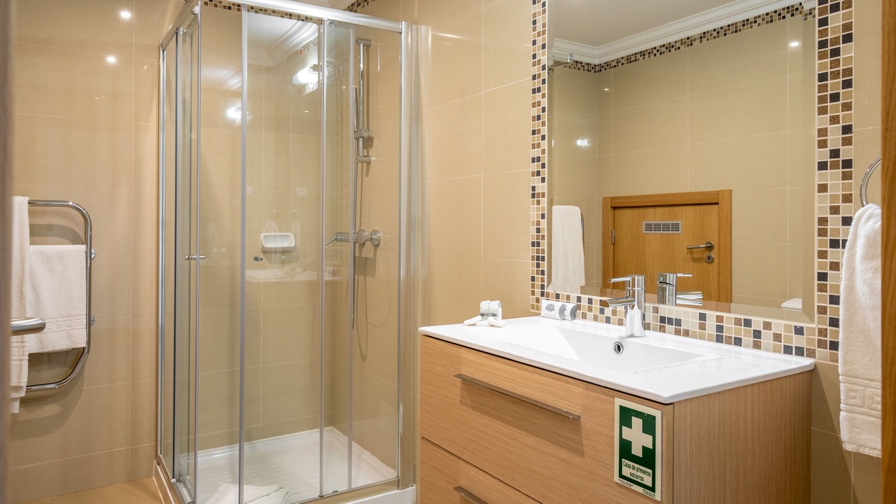 Photo of Bathroom in Atalaia