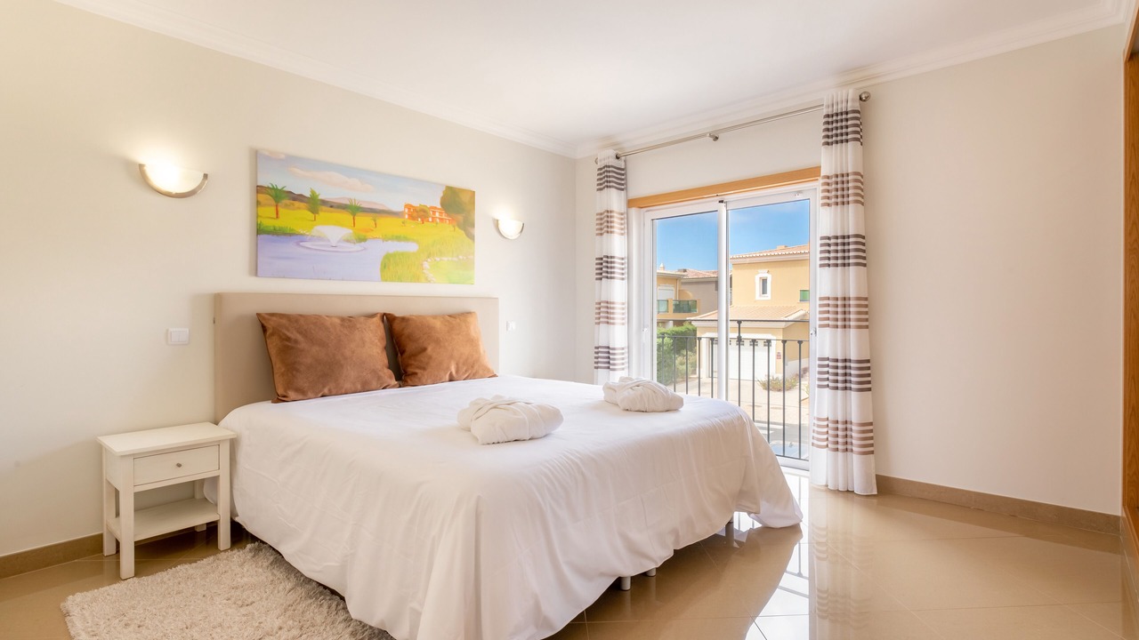 Photo of Bedroom in Atalaia