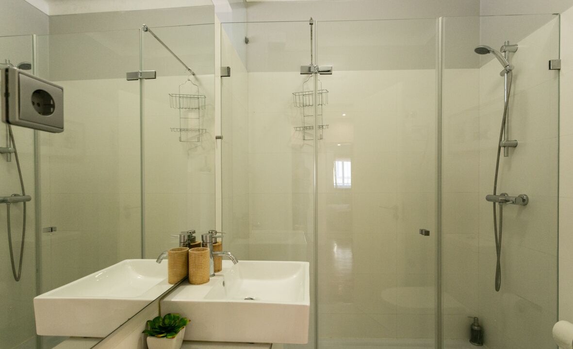 Photo of Bathroom in Lordelo do Ouro e Massarelos