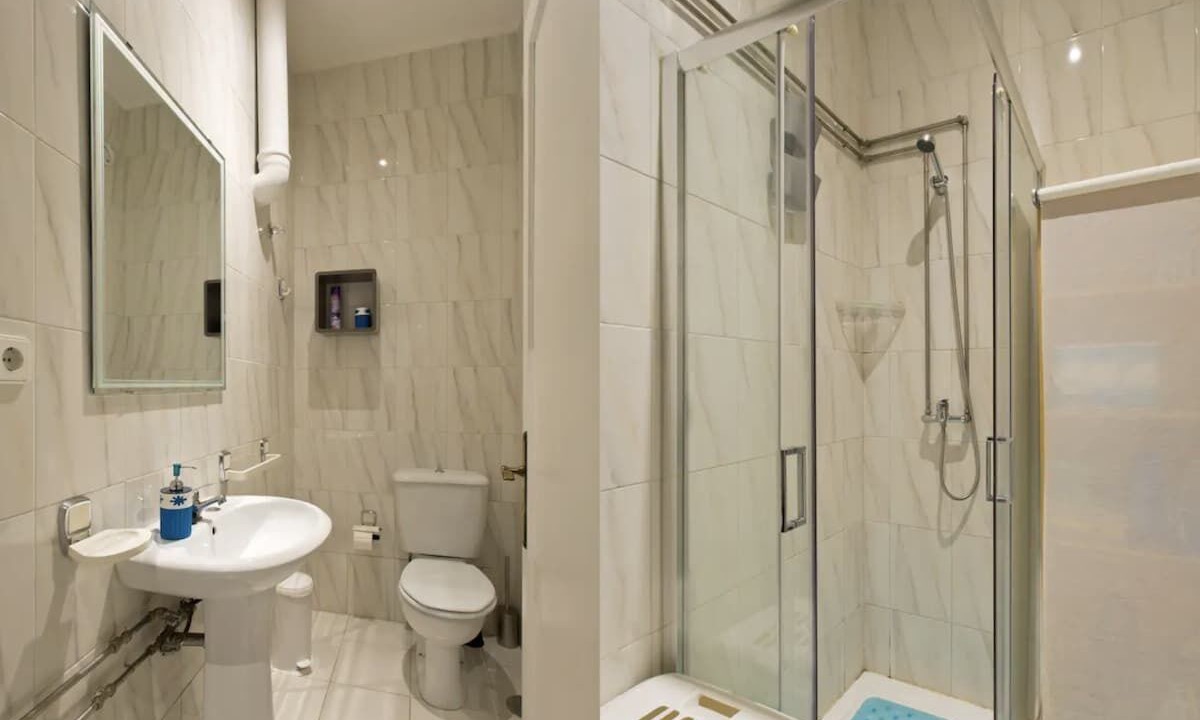 Photo of Bathroom in Uniao de Freguesias do Centro