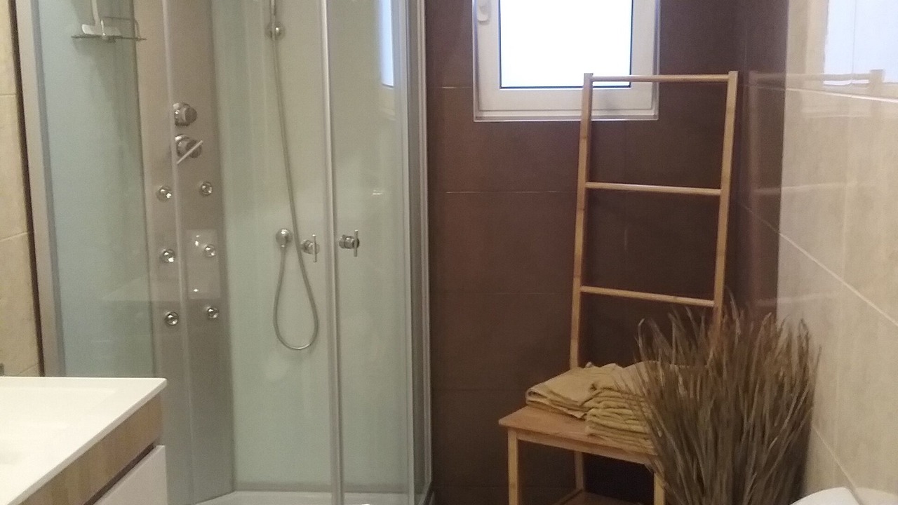 Photo of Bathroom in Garajau