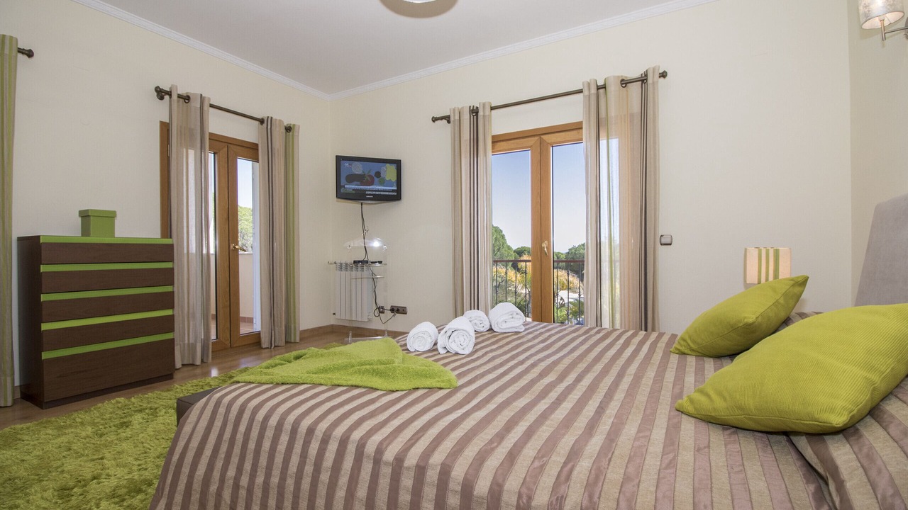 Photo of Bedroom in Vale do Garrao