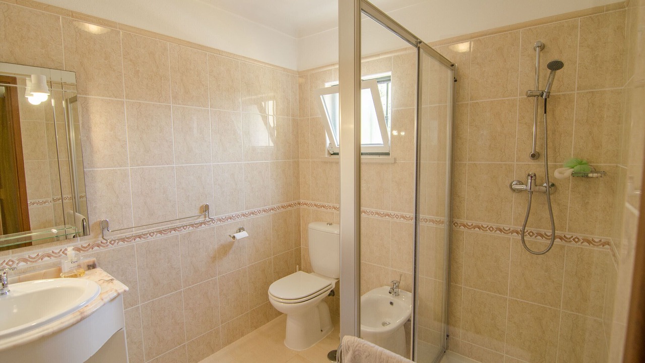 Photo of Bathroom in Quarteira