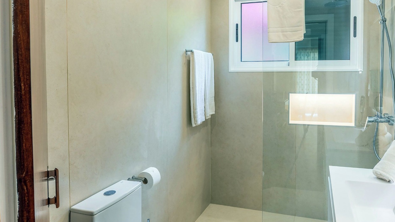 Photo of Bathroom in Canico
