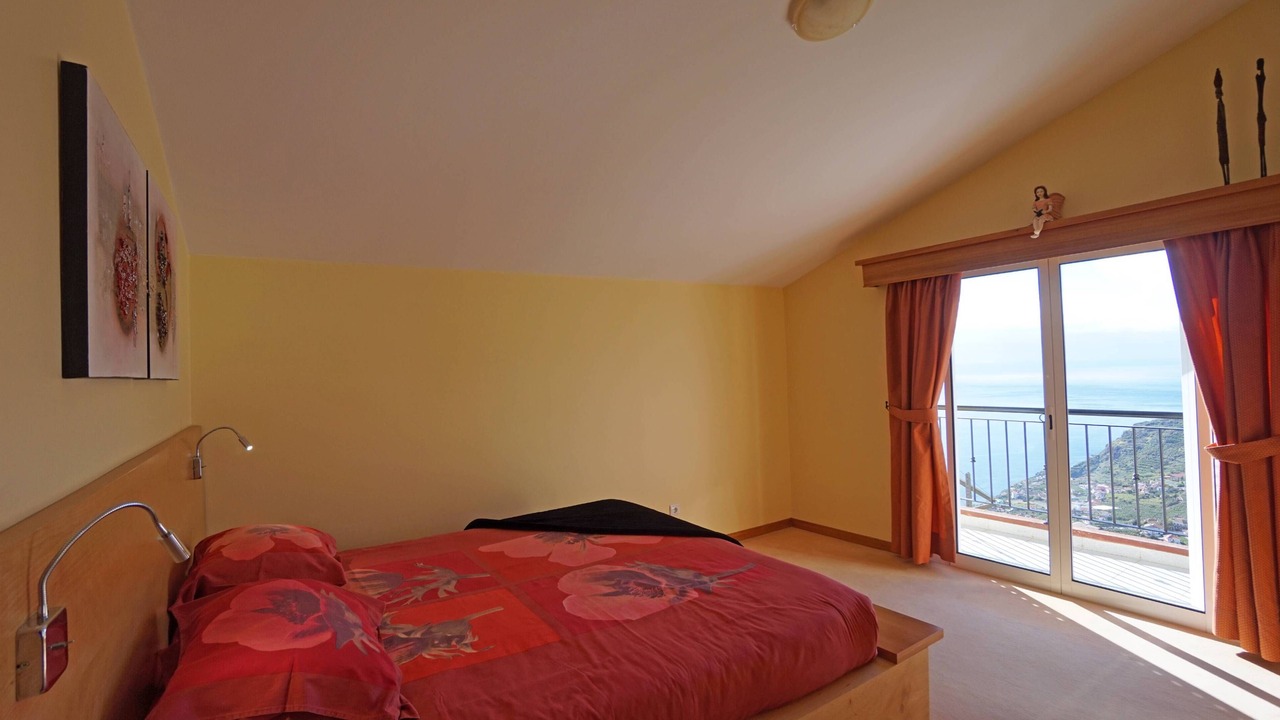 Photo of Bedroom in Calheta
