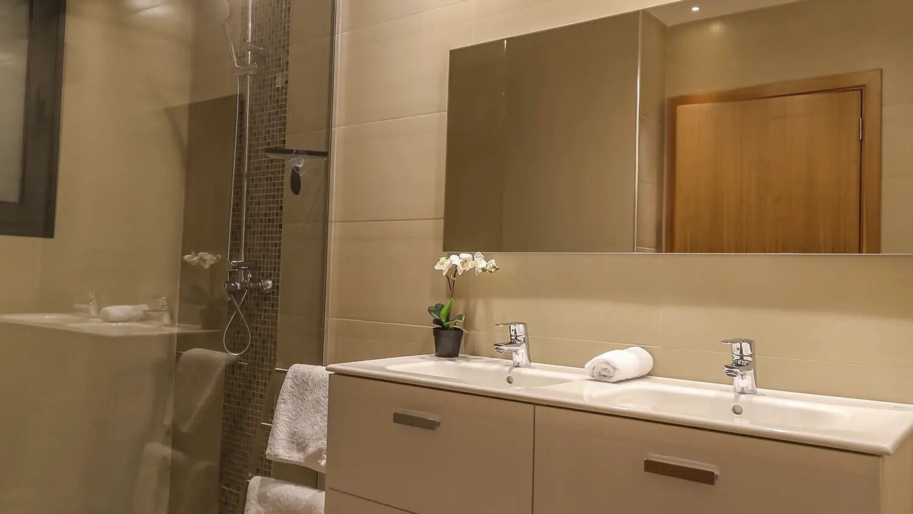 Photo of Bathroom in Calheta