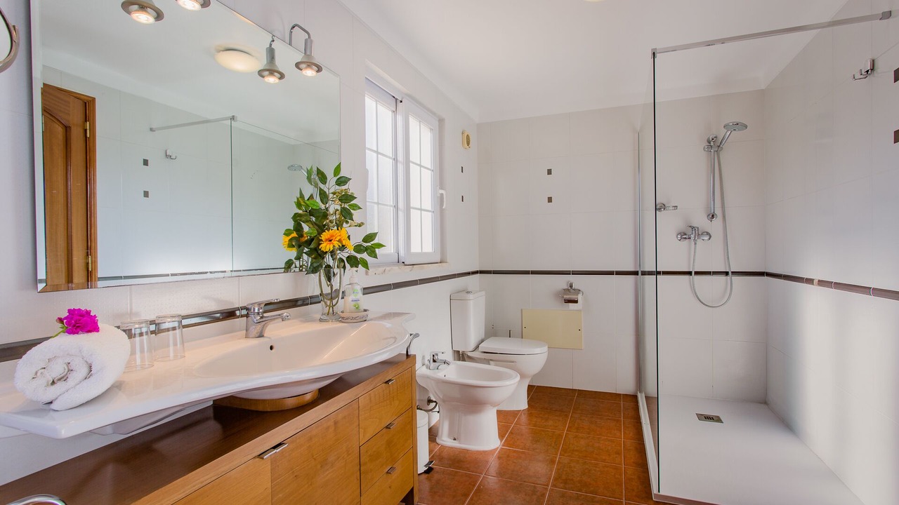 Photo of Bathroom in Almancil