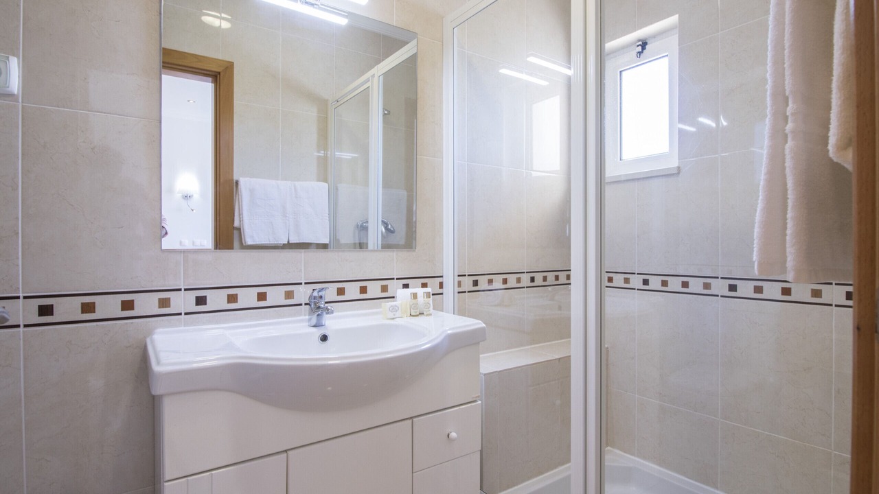 Photo of Bathroom in Gale