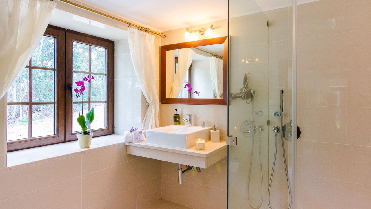 Photo of Bathroom in Sao Bartolomeu de Messines