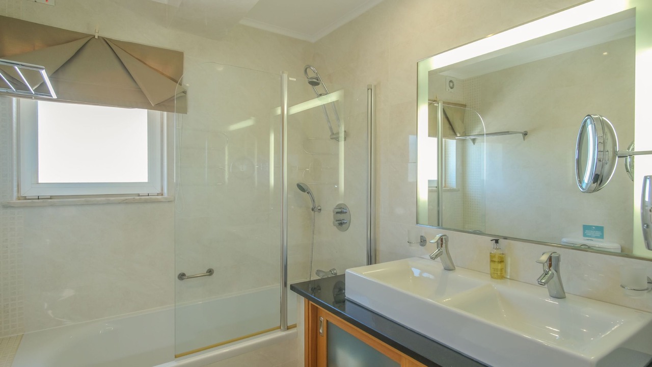Photo of Bathroom in Funchal