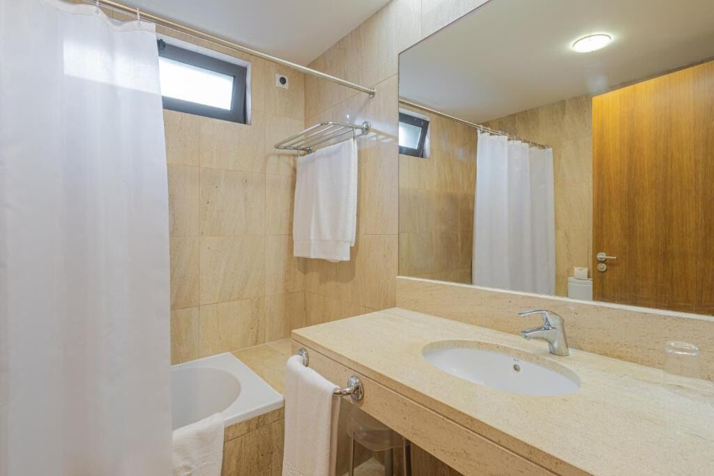 Photo of Bathroom in Santa Cruz da Graciosa