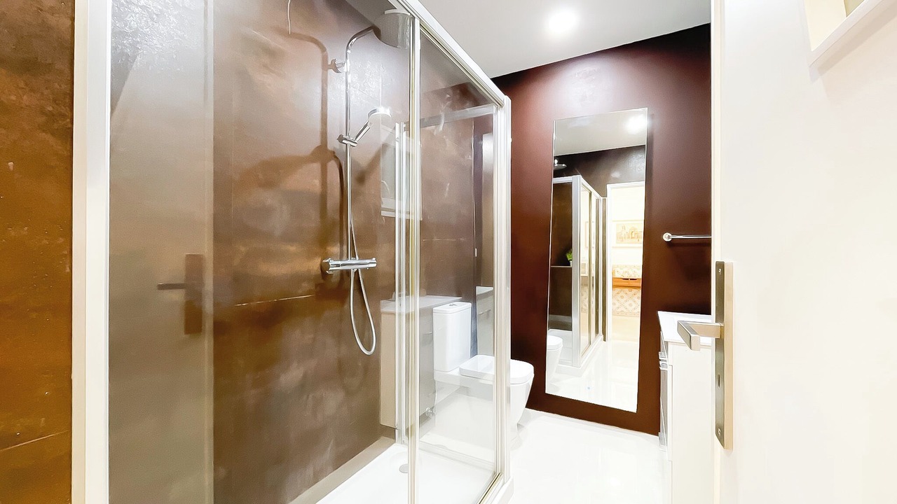 Photo of Bathroom in Linda-a-Velha