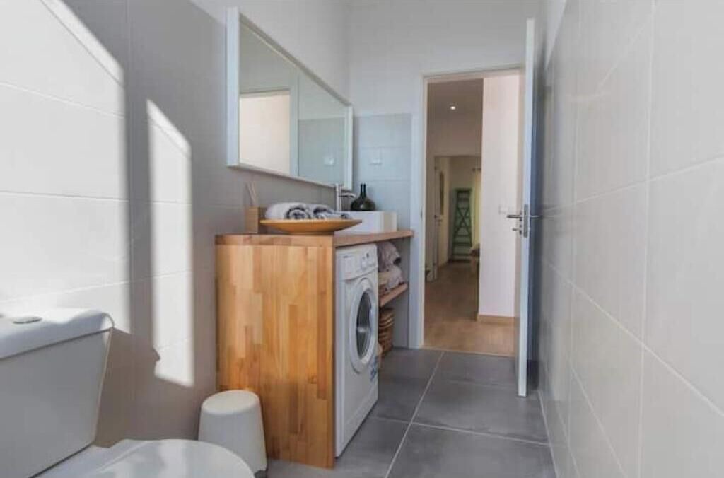 Photo of Bathroom in Linda-a-Velha