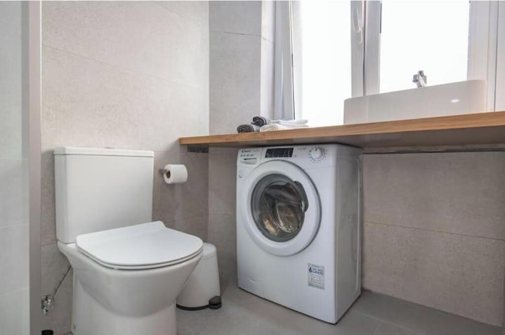 Photo of Bathroom in Linda-a-Velha