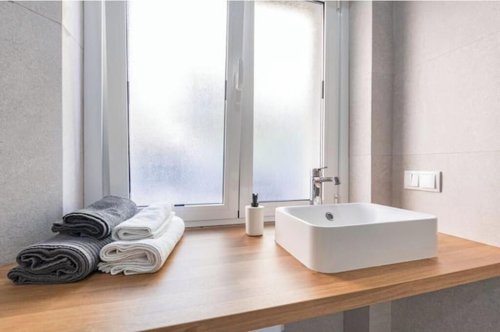 Photo of Bathroom in Linda-a-Velha