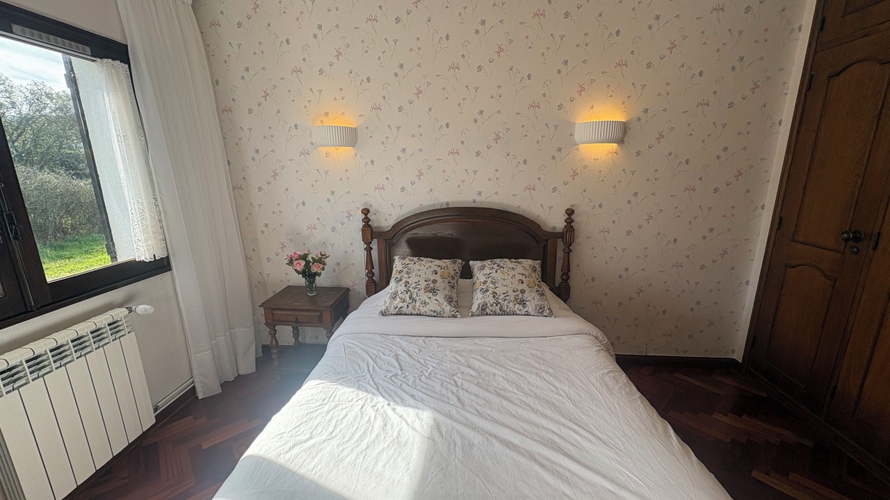 Photo of Bedroom in Caminha