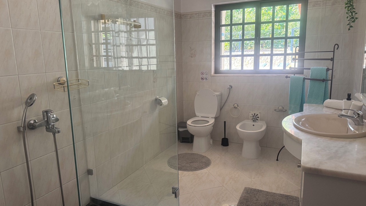 Photo of Bathroom in Messines de Baixo