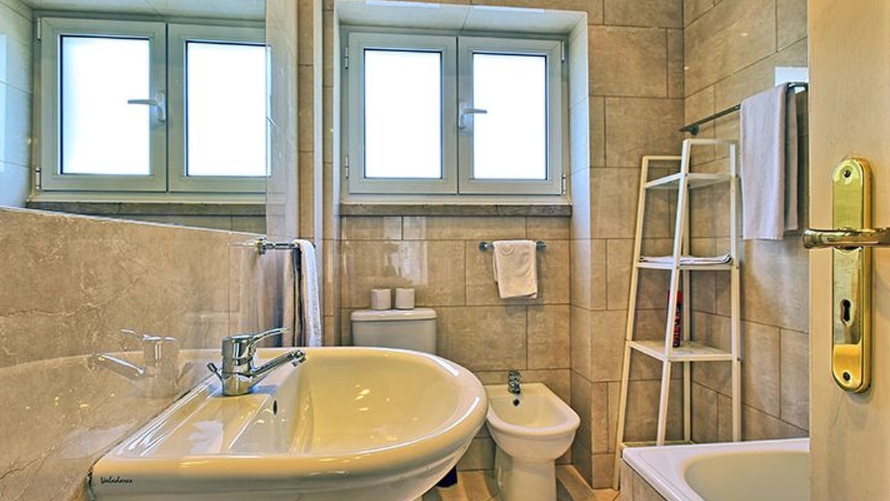 Photo of Bathroom in Sao Jorge de Arroios