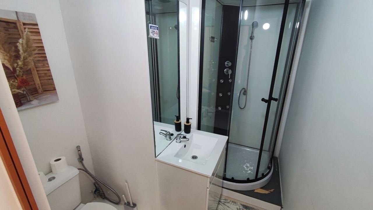 Photo of Bathroom in Arruda dos Pisoes