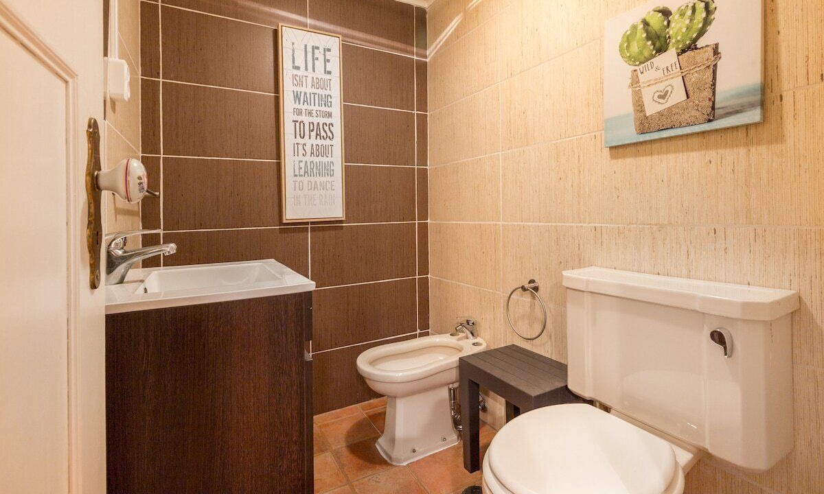 Photo of Bathroom in Monsanto