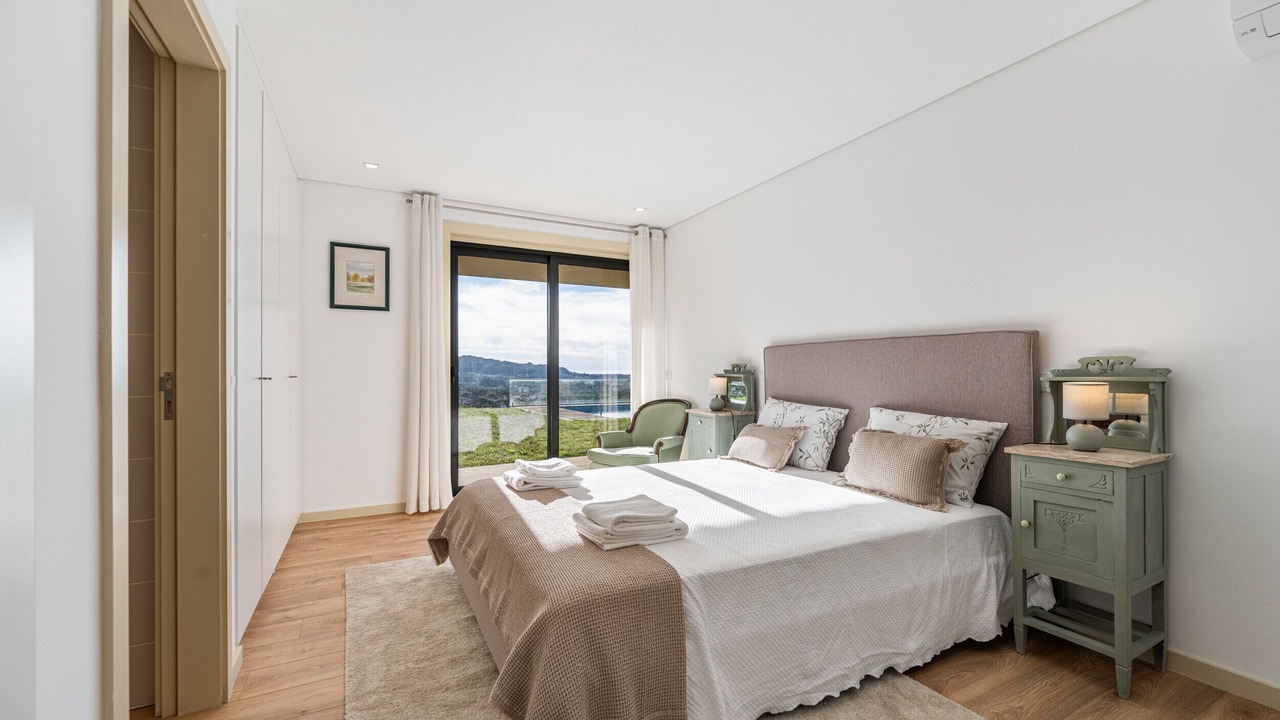 Photo of Bedroom in Caminha