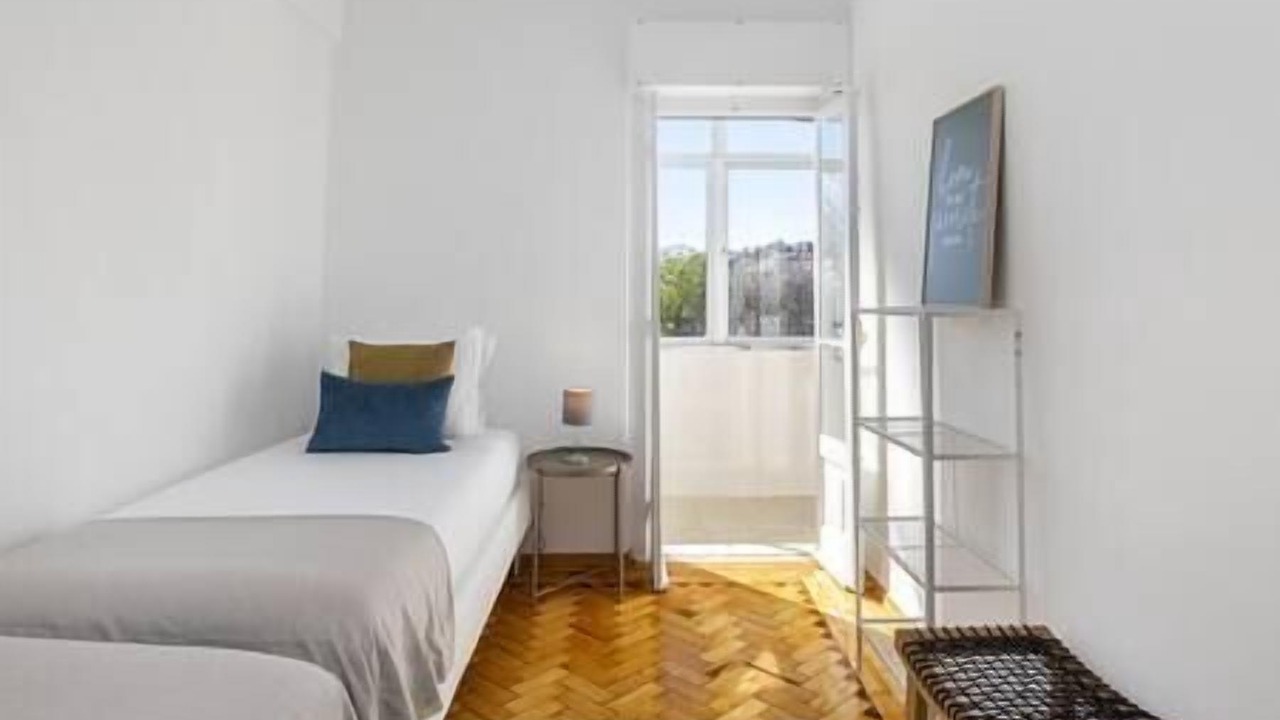 Photo of Bedroom in Alges