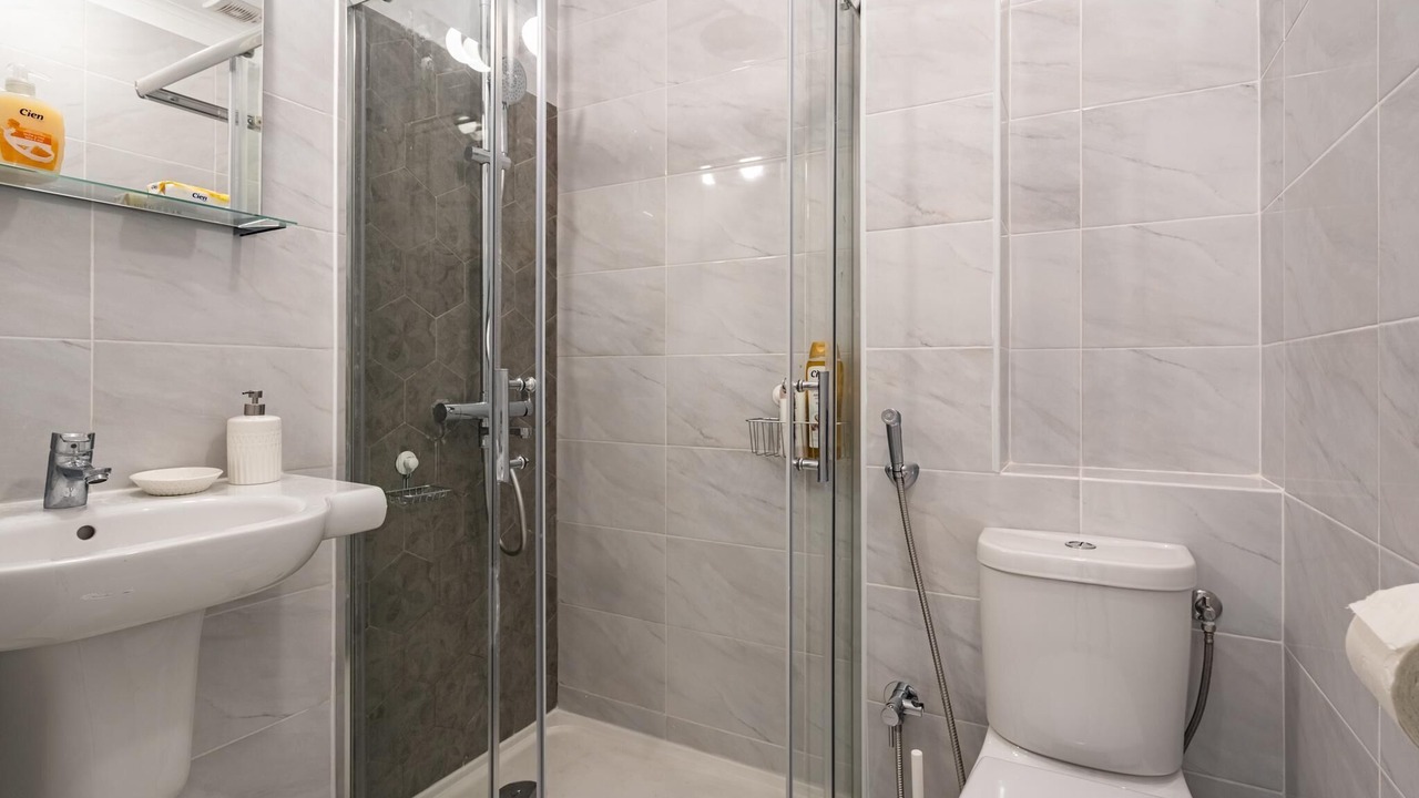 Photo of Bathroom in Linda-a-Velha