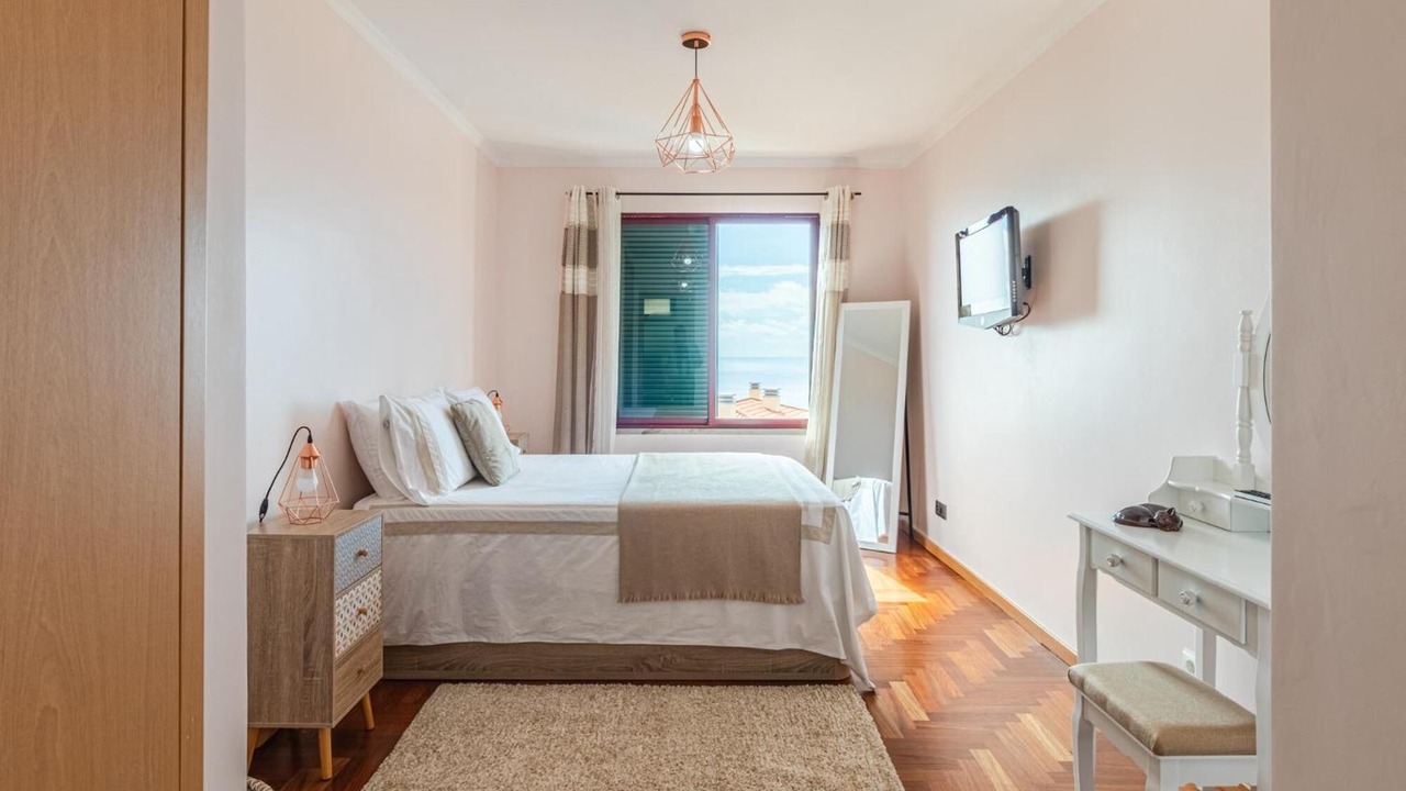 Photo of Bedroom in Garajau