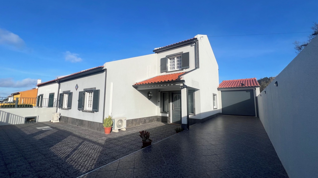 Photo of Outdoor in Capelas