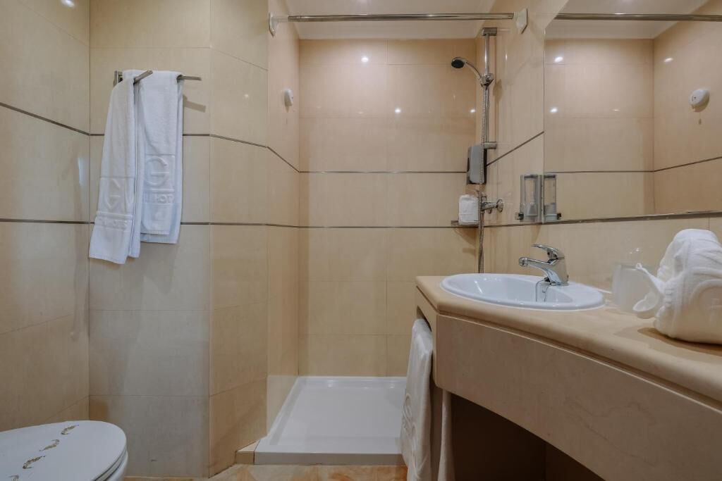 Photo of Bathroom in Oura