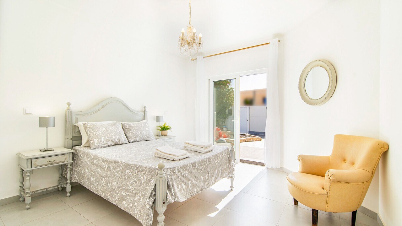 Photo of Bedroom in Vale de Centianes