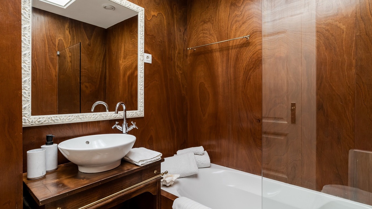 Photo of Bathroom in Gemeses