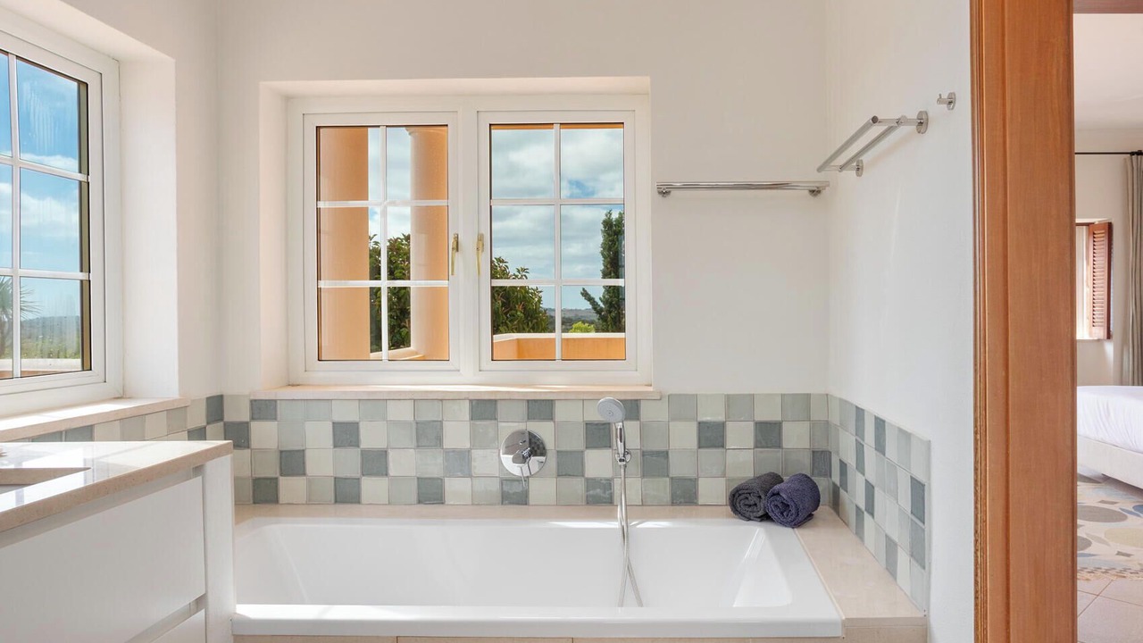 Photo of Bathroom in Bensafrim
