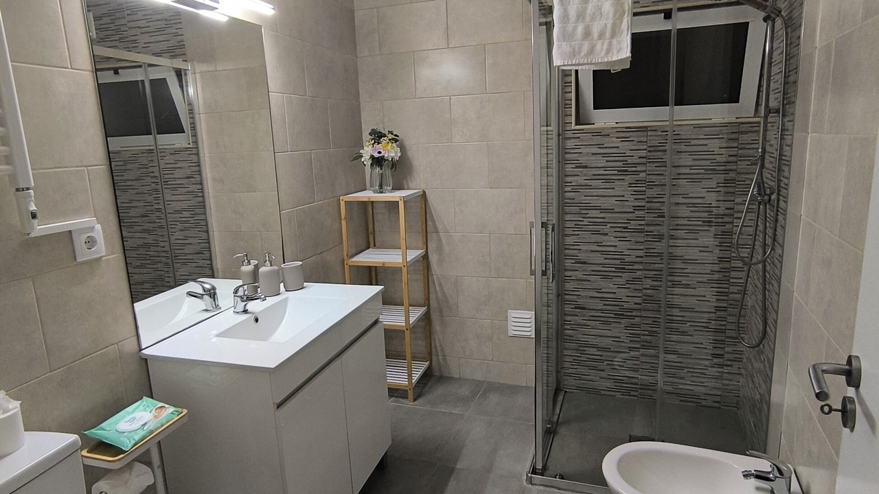 Photo of Bathroom in Mexilhoeira Grande