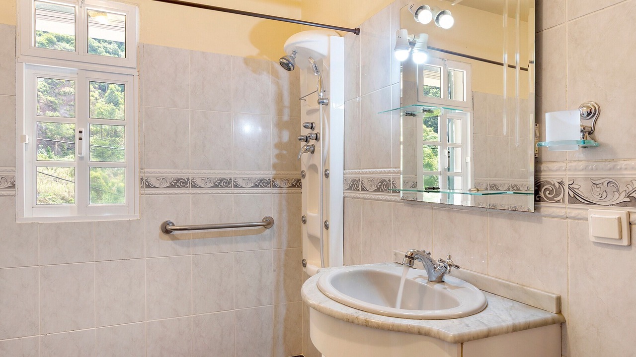 Photo of Bathroom in Tabua