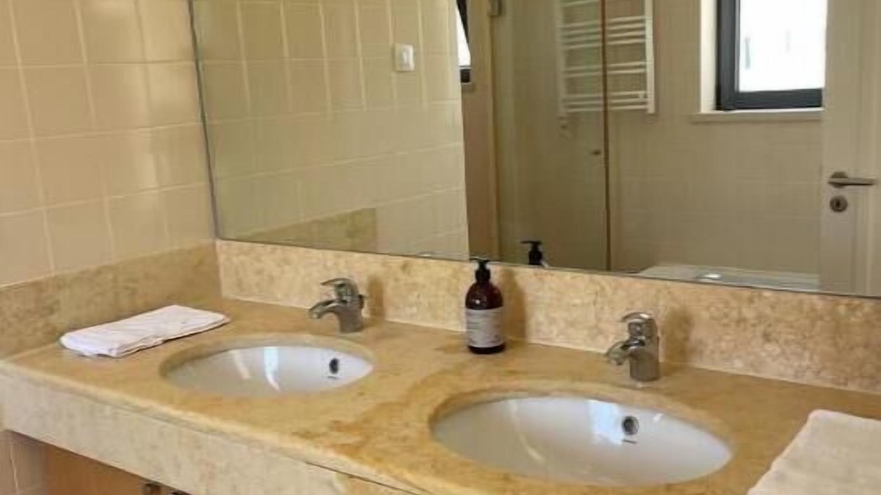Photo of Bathroom in Charneca