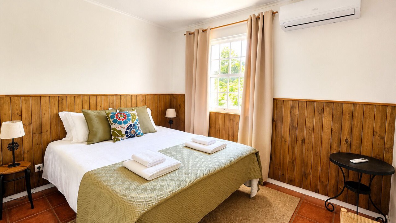 Photo of Bedroom in Lajes do Pico