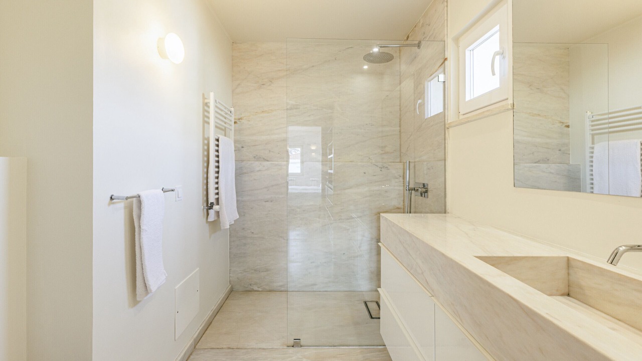 Photo of Bathroom in Sao Pedro de Penaferrim