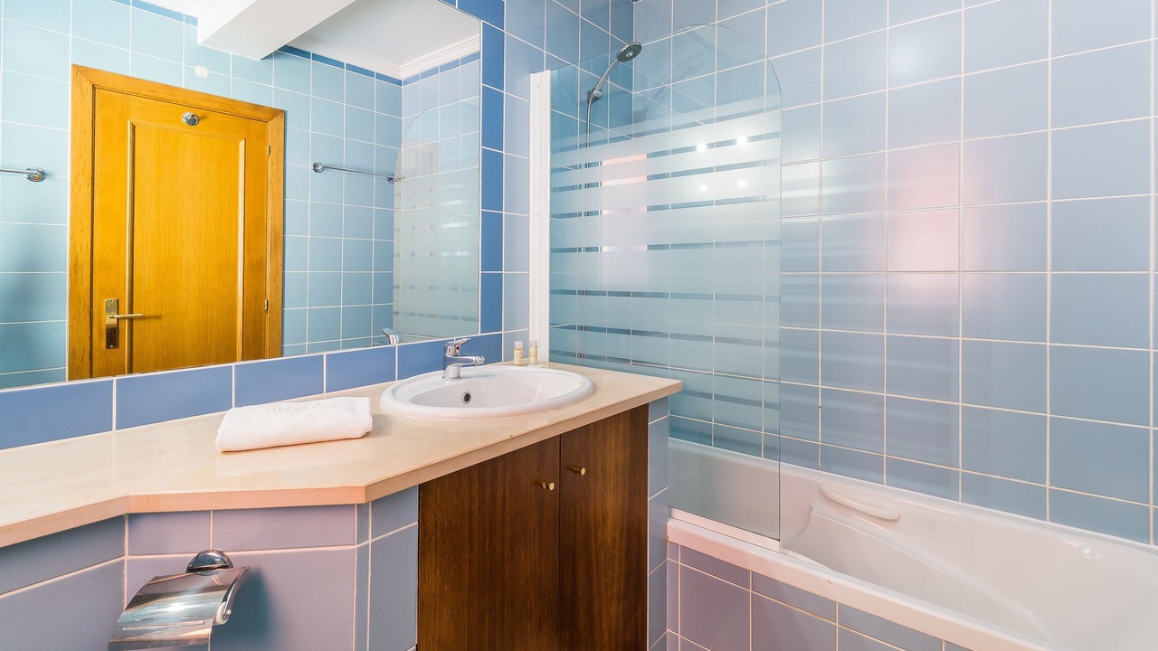 Photo of Bathroom in Meia Praia