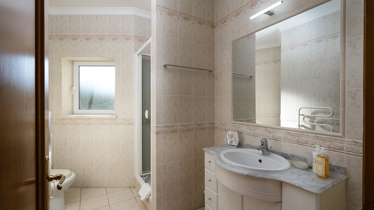 Photo of Bathroom in Meia Praia