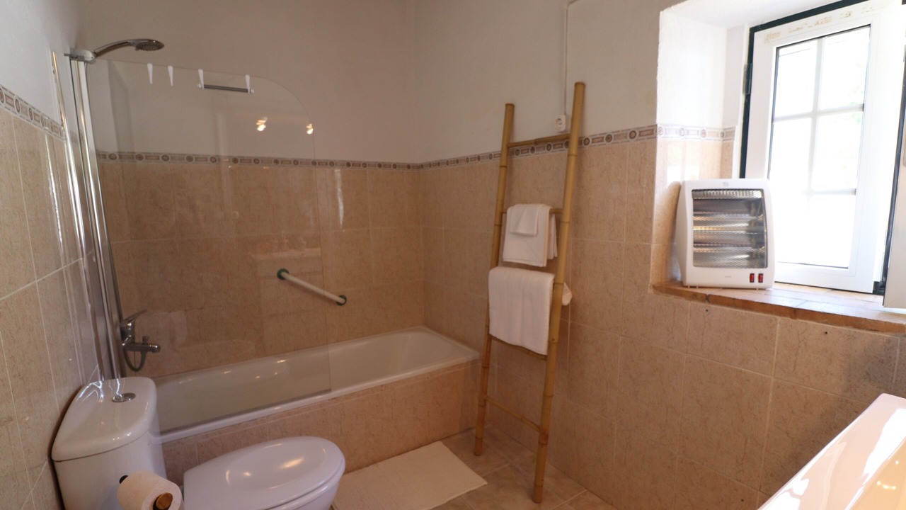 Photo of Bathroom in Tunes