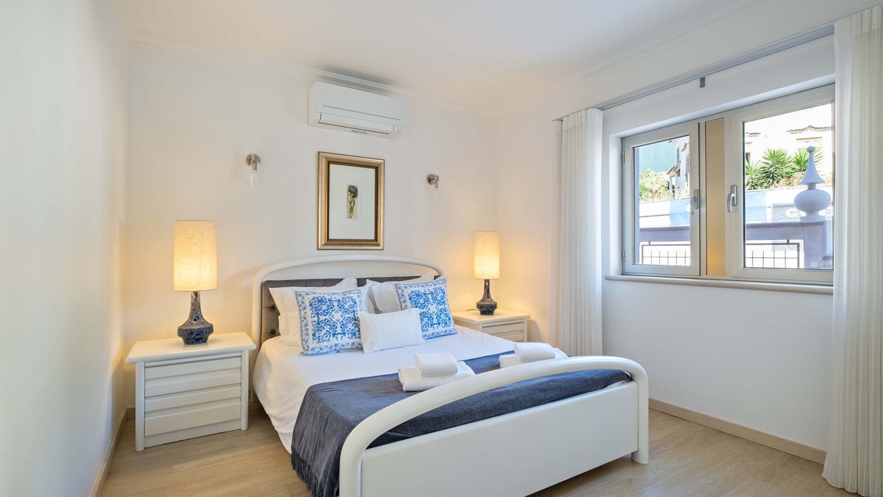 Photo of Bedroom in Estoril