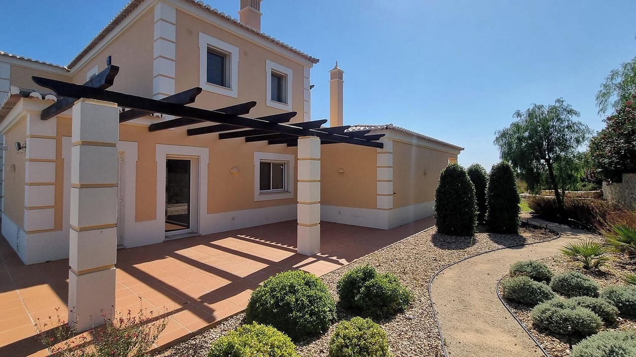 Photo of Outdoor in Estombar