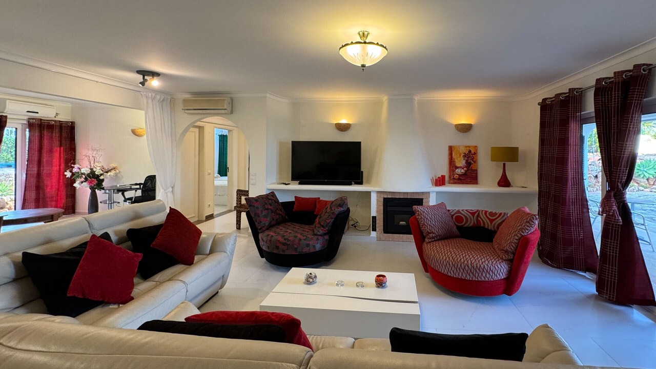 Photo of Livingroom in Alpouvar