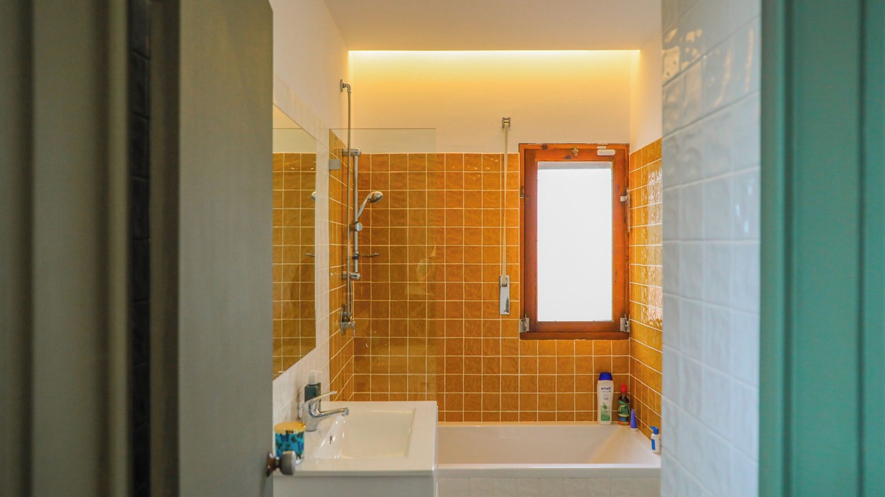 Photo of Bathroom in Colares