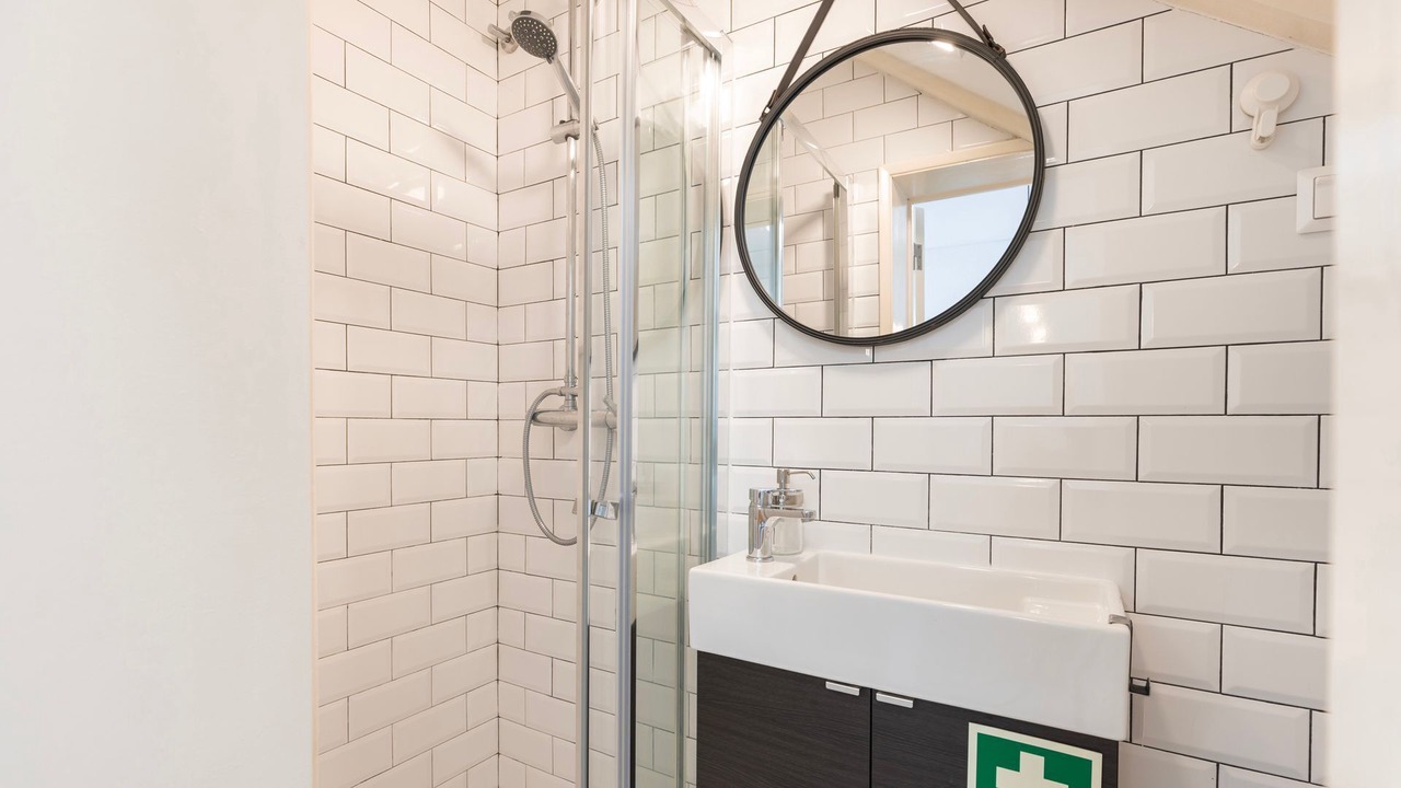 Photo of Bathroom in Carcavelos