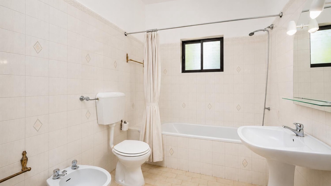 Photo of Bathroom in Porches