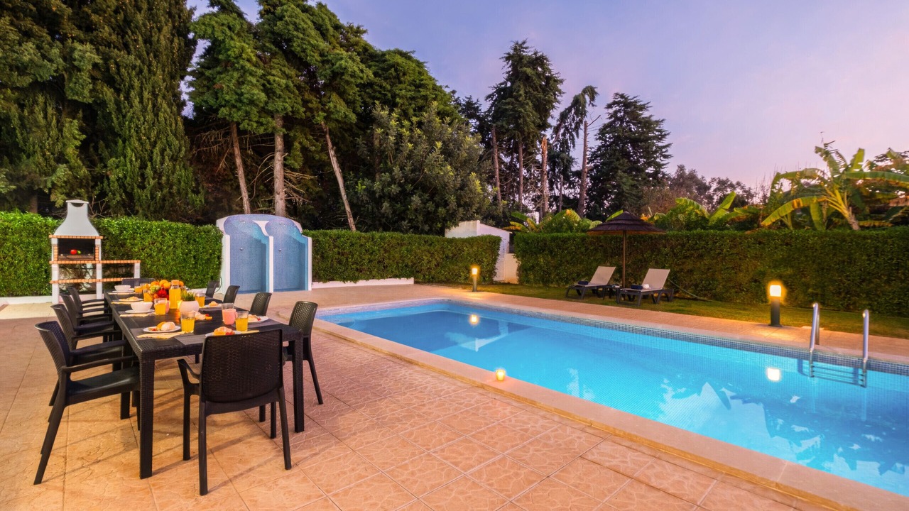 Photo of Outdoor in Patroves
