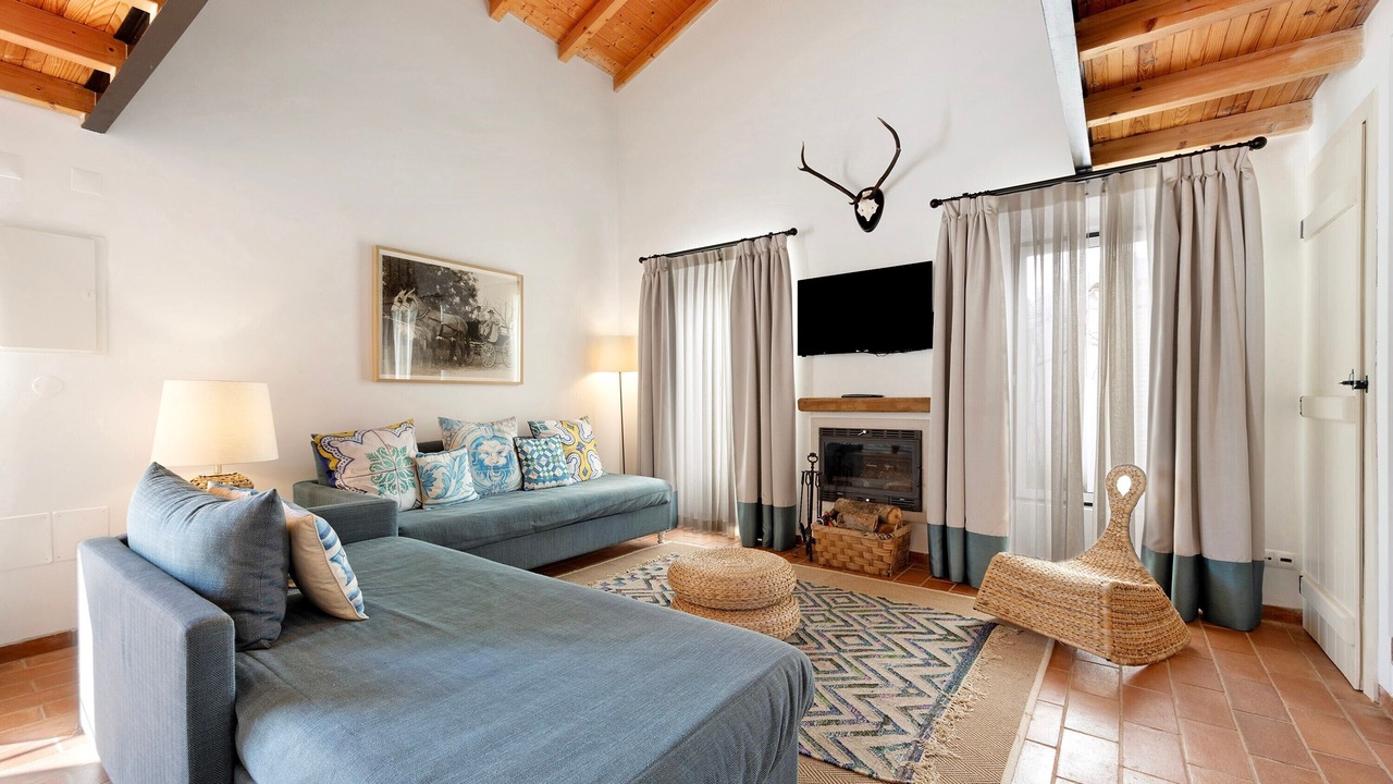 Photo of Livingroom in Donalda